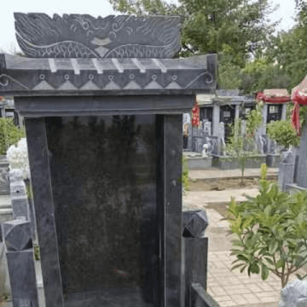 青龙岗纪念园传统立碑