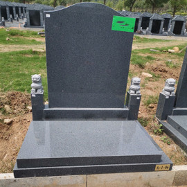 郑州市登封市莲花山人文纪念公园传统立碑墓型3号