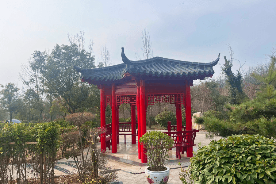 莲花山人文纪念公园景观图