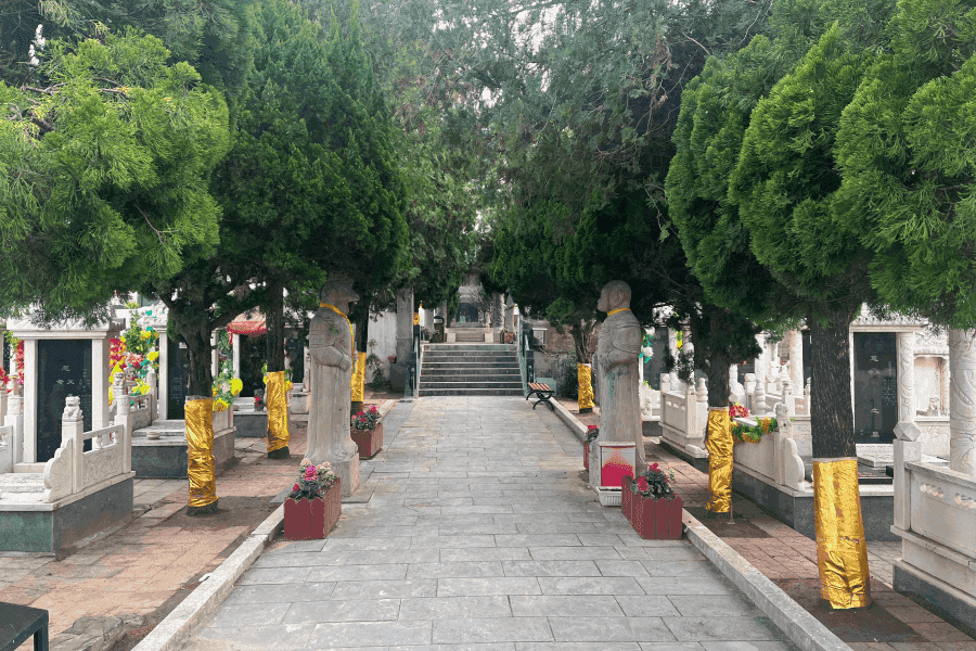 青龙岗纪念园墓区图